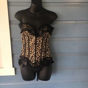 Leopard print corset Halloween